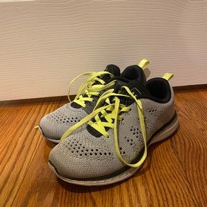APL Techloom Pro Sneakers Size 6